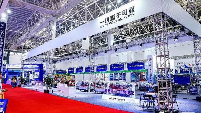 常见材质：铝合金、不锈钢、碳纤维